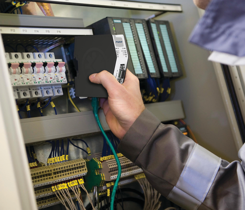 Izlozbeno-okno/installing_anybus_gateway-Downloadpx_PNG